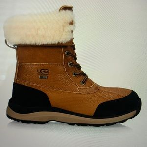 UGG Adirondack Boot III Women Size 7